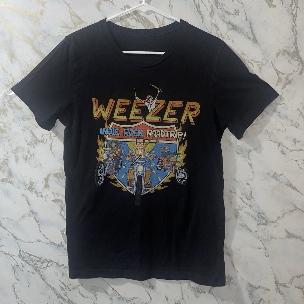 Weezer Rock & Pop Indie Rock Roadtrip 2023 Black Graphic Tour T-Shirt